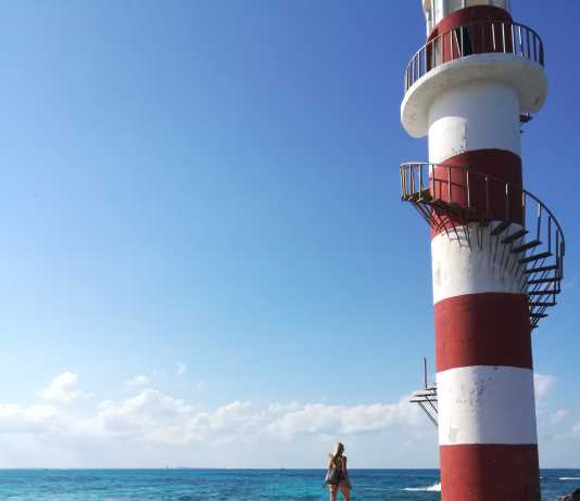 Faro de Punta Cancún Faro de Punta Cancún