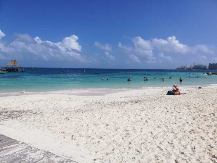 Foto Panorámica de Playa Tortugas Cancún